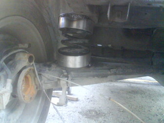 BMW E30 with E34 Rear Axle with Mercedes springs